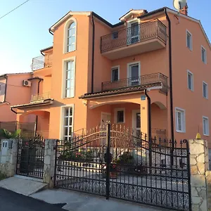  Apartment Dakovic